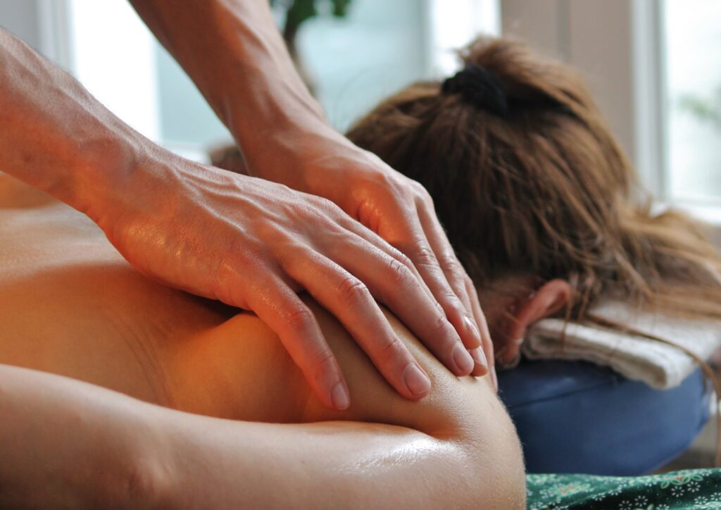 Schouder nek massage Zwijnaarde
